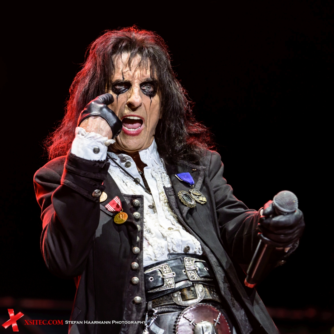 http://www.musikreviews.de/static/images/live/2024/Alice_Cooper-_72.jpg